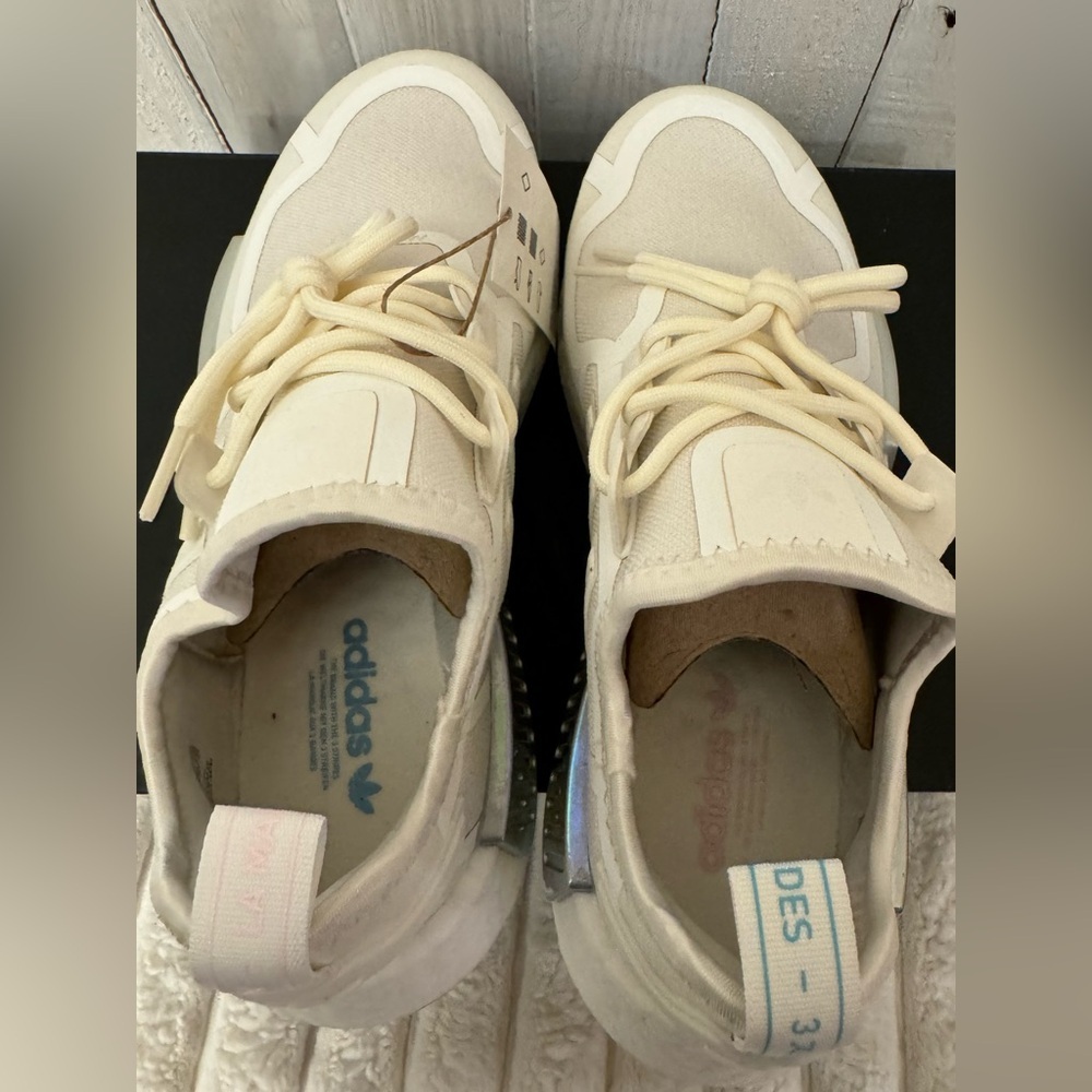 Adidas NMD_R1 ‘Silver Metallic plugs’ and cream white coloring - Size 6.5 - Picture 6 of 11